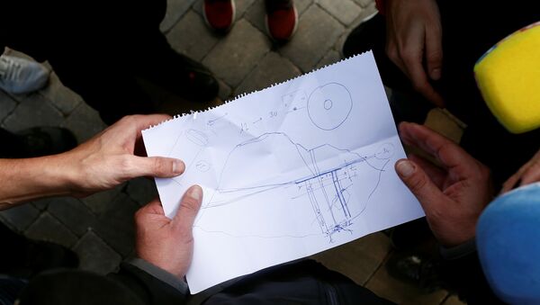 Un dibujo del pozo a donde cayó el niño Julen en España - Sputnik Mundo