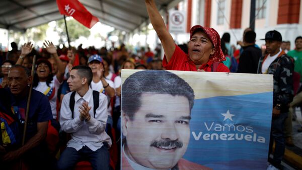 Movilización de partidarios de Nicolás Maduro en Caracas - Sputnik Mundo