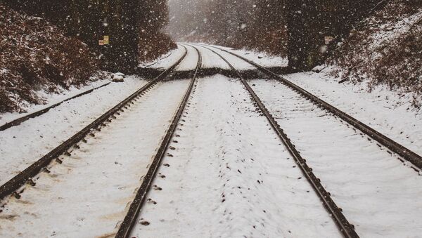 Vías de tren nevadas - Sputnik Mundo
