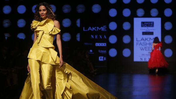 Oriente sensual: Bombay alberga un colorido desfile de modas - Sputnik Mundo