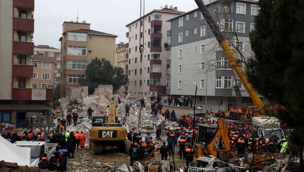Colapso de un edificio en Estambul - Sputnik Mundo