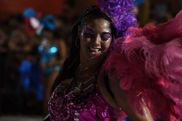 Uruguay se inunda de pasión y bailes: disfruta el candombe de Montevideo - Sputnik Mundo
