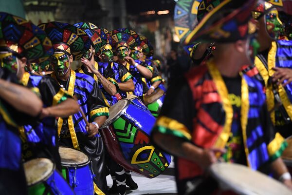 Uruguay se inunda de pasión y bailes: disfruta el candombe de Montevideo - Sputnik Mundo