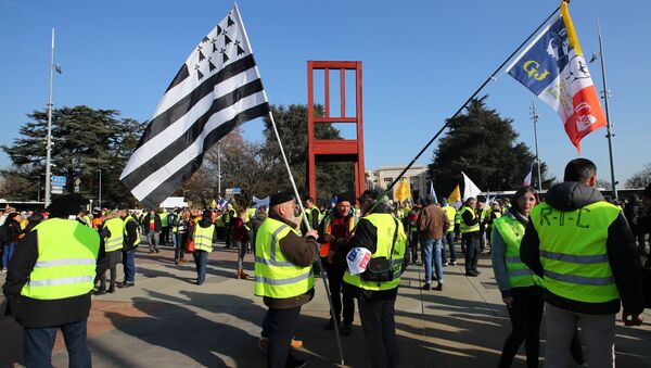 Las protestas de los 'chalecos amarillos' en Ginebra - Sputnik Mundo
