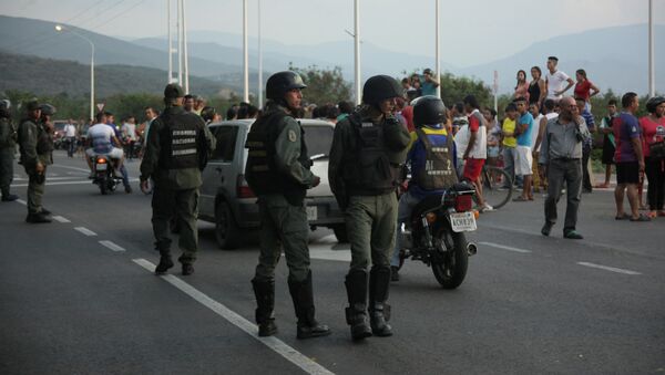 Militares en la frontera entre Colombia y Venezuela - Sputnik Mundo
