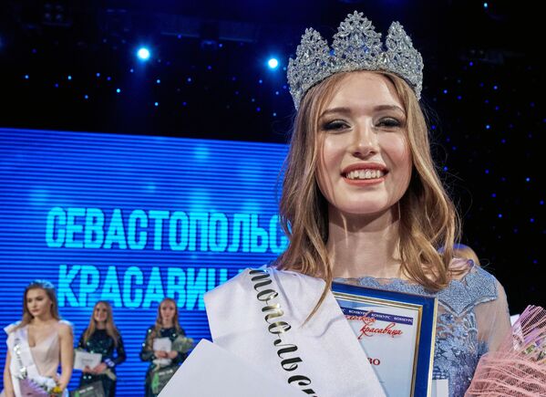 Sebastopol elige a su principal belleza entre las jóvenes de la ciudad - Sputnik Mundo
