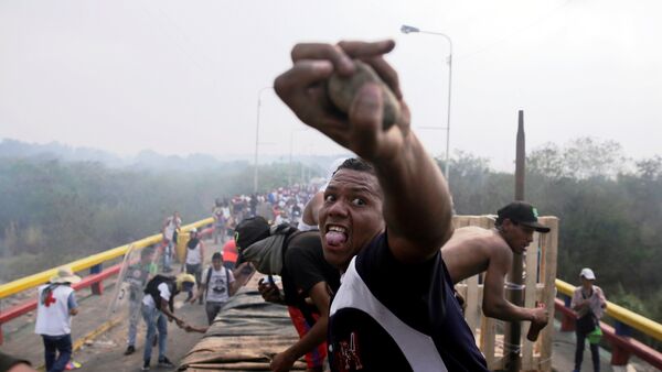 Situación en la frontera entre Venezuela y Brasil (23 de febrero) - Sputnik Mundo