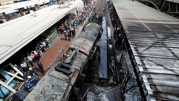 El descarrilamiento de un tren en El Cairo - Sputnik Mundo
