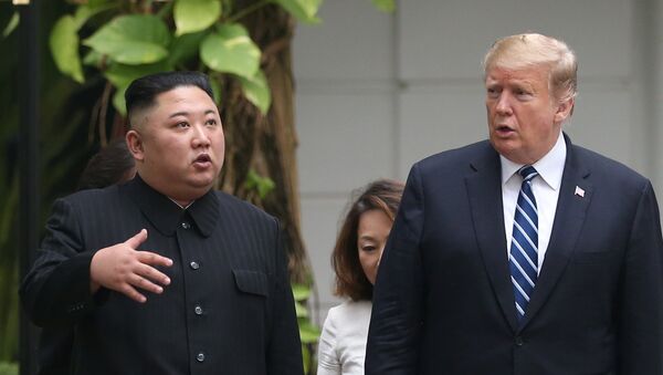 El líder norcoreano, Kim Jong-un y el presidente de EEUU, Donald Trump - Sputnik Mundo
