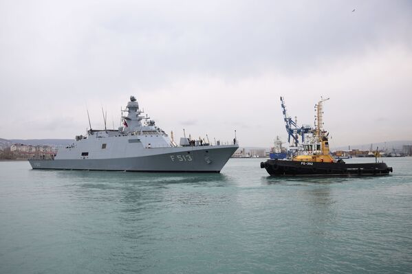 Dos buques turcos llegan a Rusia para participar en unas maniobras navales - Sputnik Mundo