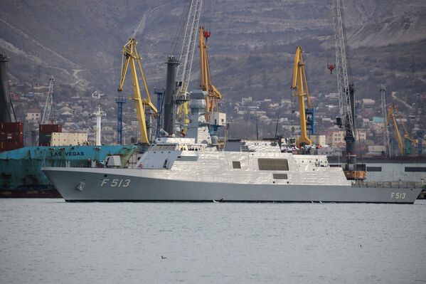 Dos buques turcos llegan a Rusia para participar en unas maniobras navales - Sputnik Mundo