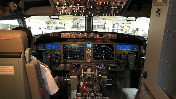 La cabina del Boeing 737 MAX 8 - Sputnik Mundo