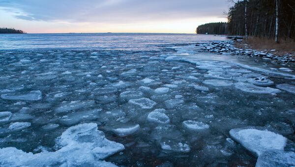 El lago Onega, en el norte de Rusia, bajo el hielo - Sputnik Mundo