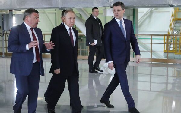 El presidente de Rusia, Vladímir Putin, inaugura las centrales térmicas crimeas de Balaklava y Táuride - Sputnik Mundo