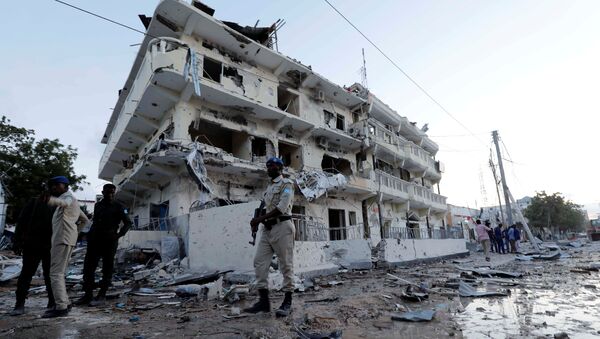 Una casa destruida en Somalia - Sputnik Mundo