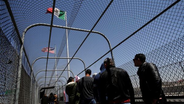 Frontera entre EEUU y México - Sputnik Mundo