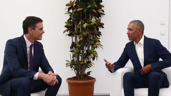 El presidente del Gobierno español, Pedro Sánchez, y el expresidente de Estados Unidos Barack Obama - Sputnik Mundo