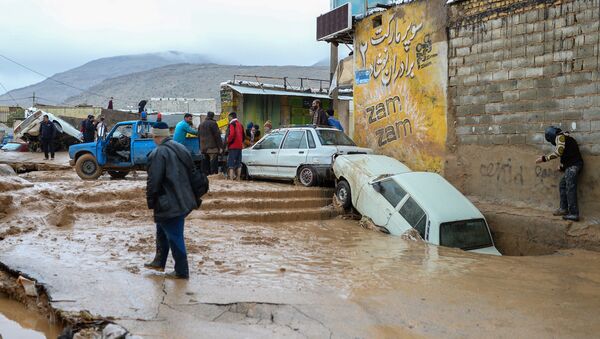 Consecuencias de inundaciones en Irán - Sputnik Mundo