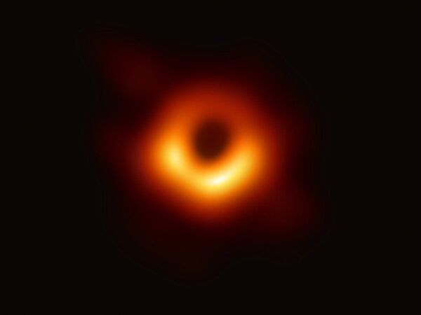 Imagen del agujero negro M87, obtenida gracias al telescopio Event Horizon Telescope - Sputnik Mundo
