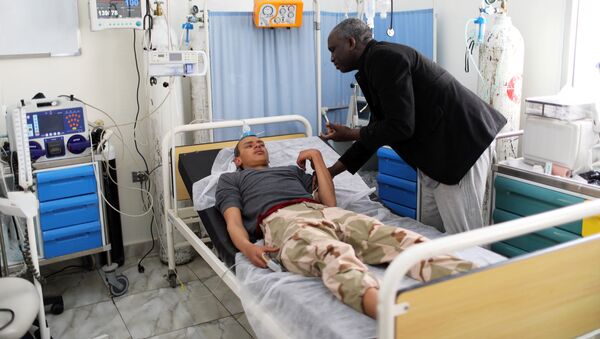 Un soldado herido libio recibe tratamiento - Sputnik Mundo