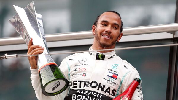 Lewis Hamilton, piloto británico - Sputnik Mundo