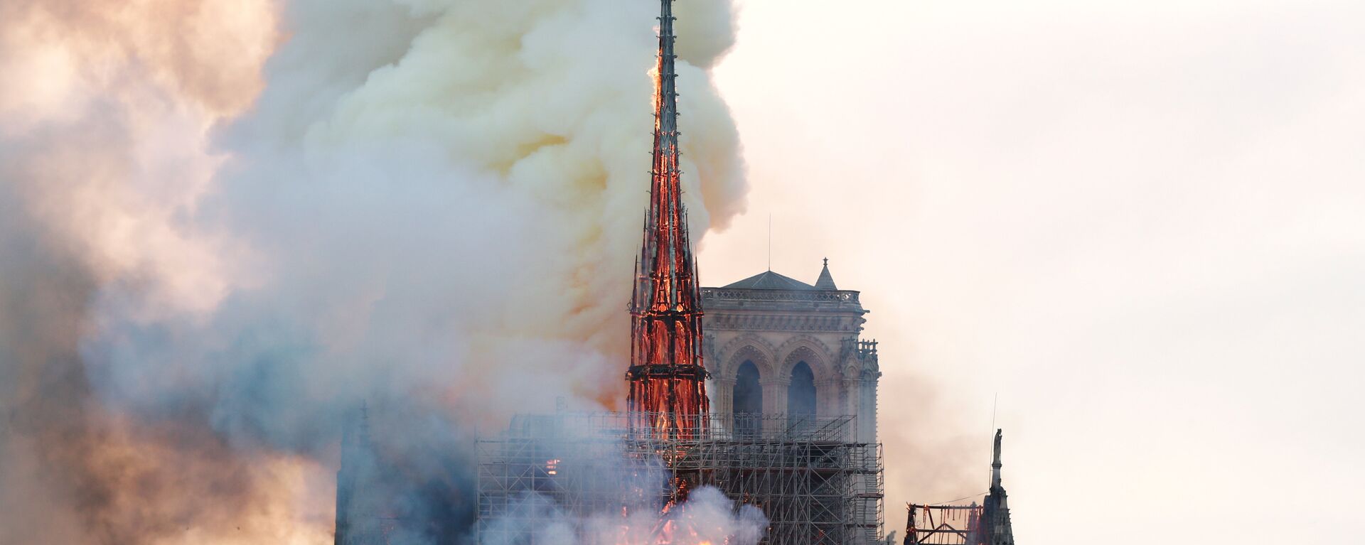 Incendio en la catedral parisina de Notre Dame - Sputnik Mundo, 1920, 29.04.2019