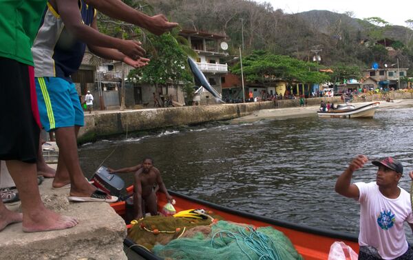 Pobladores de Chuao encontraron en la pesca una forma de sobrellevar la crisis que enfrenta Venezuela - Sputnik Mundo