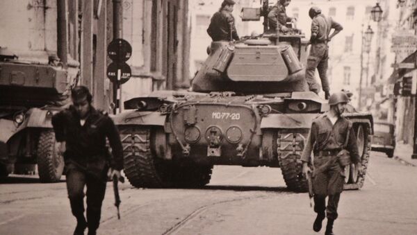 Militares portugueses en las calles de Lisboa (archivo) - Sputnik Mundo