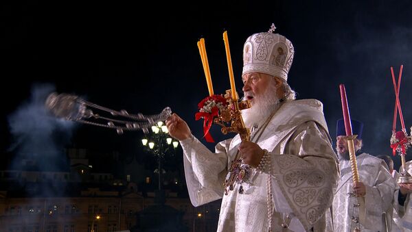 Rusia celebra la Pascua con una misa en la principal catedral ortodoxa del país - Sputnik Mundo