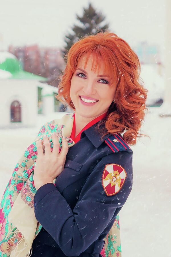 La comandante de policía Yulia Gládisheva, ciudad de Ivánovo - Sputnik Mundo