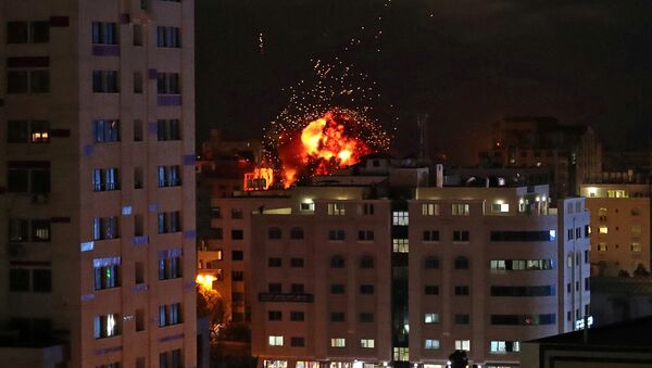 Un ataque israelí sobre Gaza el 5 de mayo de 2019 - Sputnik Mundo