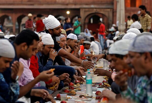 Así se vive el Ramadán, el mes sagrado de los musulmanes - Sputnik Mundo
