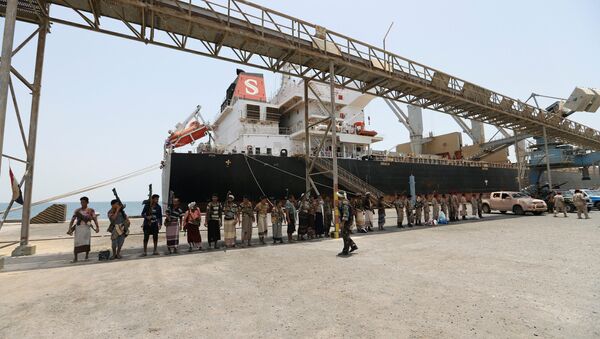 La retirada de tropas hutíes de puertos yemeníes - Sputnik Mundo
