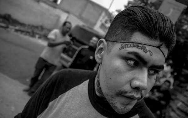 Ecatepec, Estado de México: Sniper durante el festejo del séptimo aniversario de la pandilla Brown Pride - Sputnik Mundo