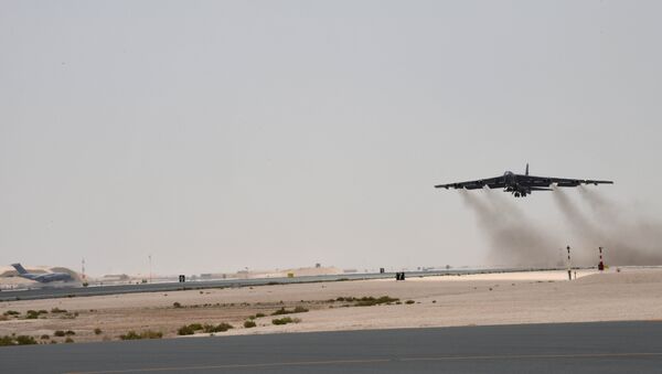 Un B-52H Stratofortress despega de la base aérea Al Udeid, Catar, 12 de mayo de 2019 - Sputnik Mundo