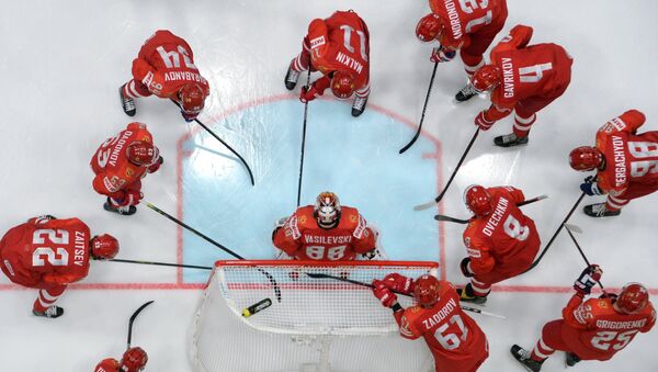 La selección nacional rusa de hockey en el partido entre Rusia e Italia - Sputnik Mundo