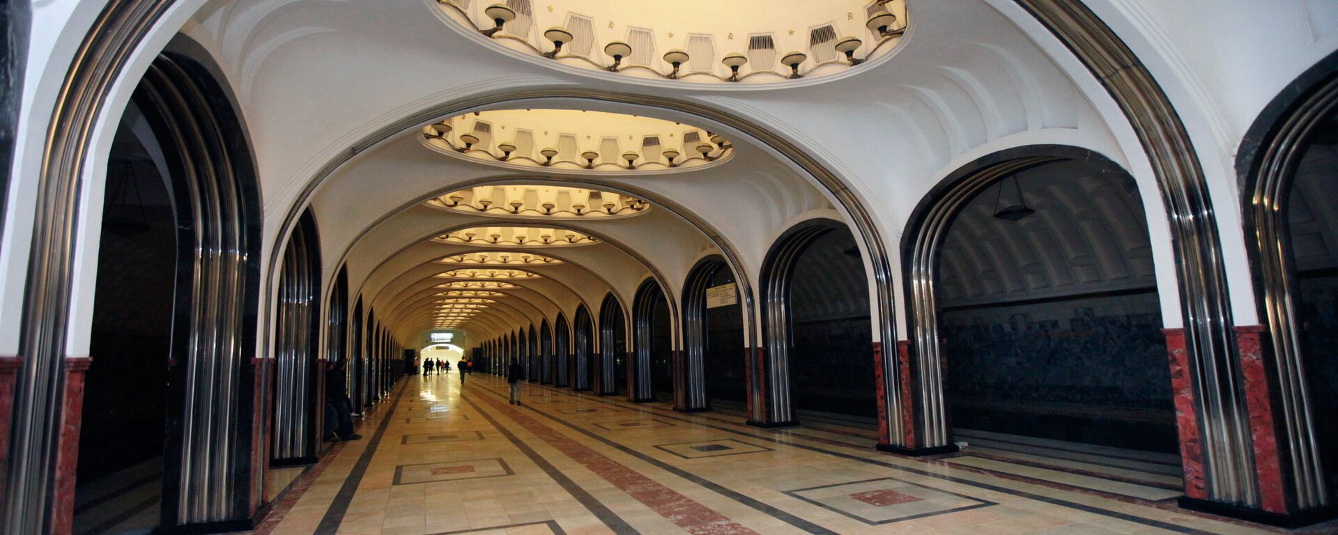 La estación de metro Mayakovskaya en Moscú - Sputnik Mundo, 1920, 17.12.2020