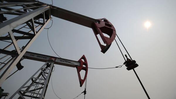 Irán espera captar $100.000 millones en inversión petrolera tras las sanciones - Sputnik Mundo