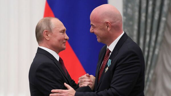 El presidente ruso, Vladímir Putin, y el presidente de la FIFA, Gianni Infantino - Sputnik Mundo