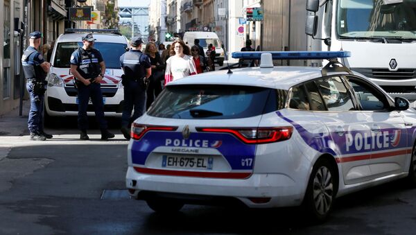 La policía en el lugar de la explosión en Lyon, Francia - Sputnik Mundo