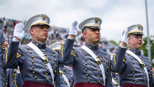Unos cadetes estadounidenses de la Academia West Point - Sputnik Mundo