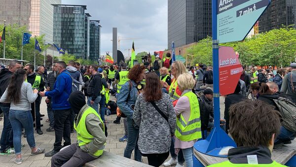 Las protestas de los 'chalecos amarillos' en Bruselas - Sputnik Mundo