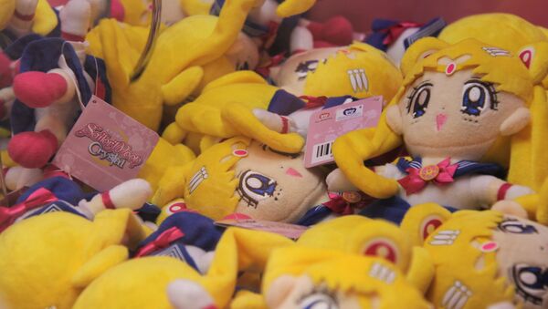 Peluches de Sailor Moon en una tienda de China - Sputnik Mundo