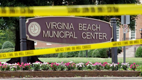El lugar del tiroteo en Virginia Beach, EEUU - Sputnik Mundo