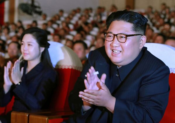 La esperanza de la nación: Kim Jong-un y los niños norcoreanos - Sputnik Mundo