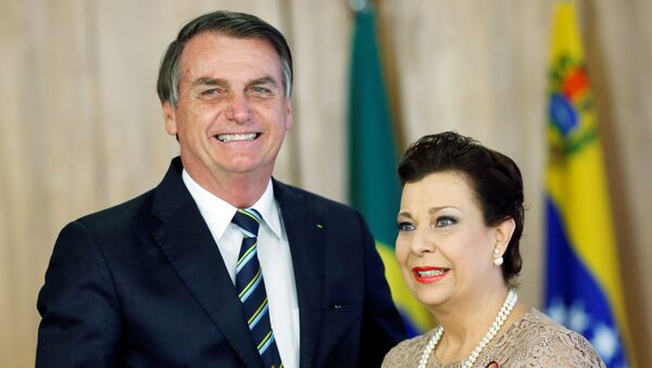 El presidente de Brasil, Jair Bolsonaro, reconoció oficialmente como embajadora de Venezuela a María Teresa Belandria - Sputnik Mundo