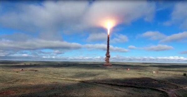 Rusia pone a prueba su nuevo sistema antimisil

 - Sputnik Mundo