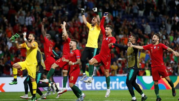 Jugadores de la selección de fútbol de Portugal tras ganar la Liga de las Naciones de la UEFA - Sputnik Mundo