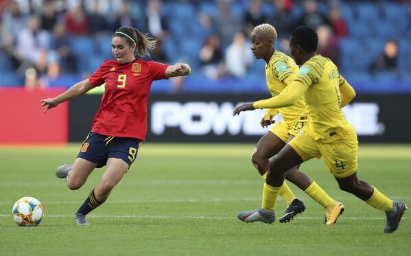 La española Mariona Caldentey se enfrenta a la sudafricana Noko Matlou en el Mundial 2019 - Sputnik Mundo