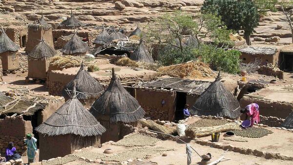Un pueblo del grupo étnico de Dogon en Malí (imagen referencial) - Sputnik Mundo
